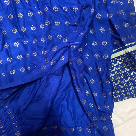 W Palazzo new unused with tags! Dark blue in colour with golden work - Picture 5 of 5